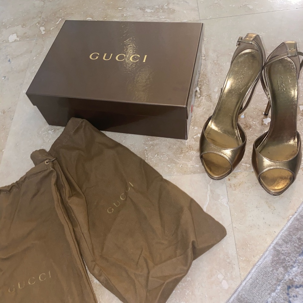GUCCI STRAP HEELS